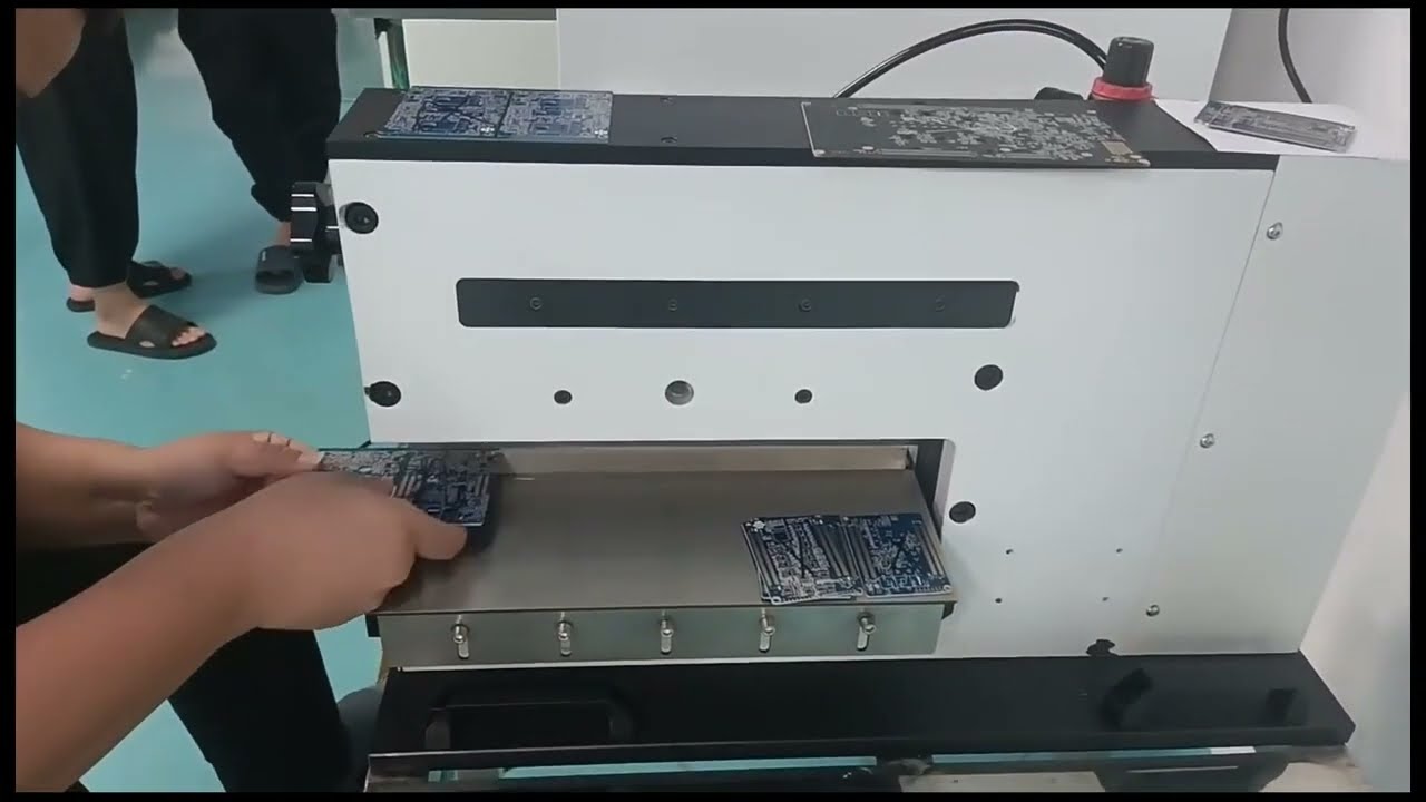 Rozdzielacz płyt online typu szynowego do linii SMT AOI – precyzyjna maszyna do wykrawania folii PCB