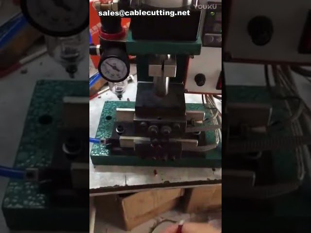 Pionowe zdejmowanie izolacji z ogrzewaniem elektrycznym, Maszyna do zdejmowania izolacji z przewodów, Maszyna do zdejmowania izolacji z kabli mp4