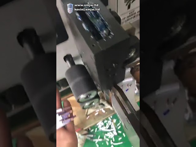 Automatyczna maszyna do zdejmowania izolacji i skręcania płaskich przewodów