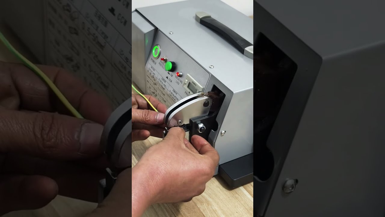 Potężna elektryczna zaciskarka do końcówek kabli do 70 mm² | Maszyna do taśm #fabryka #maszyna