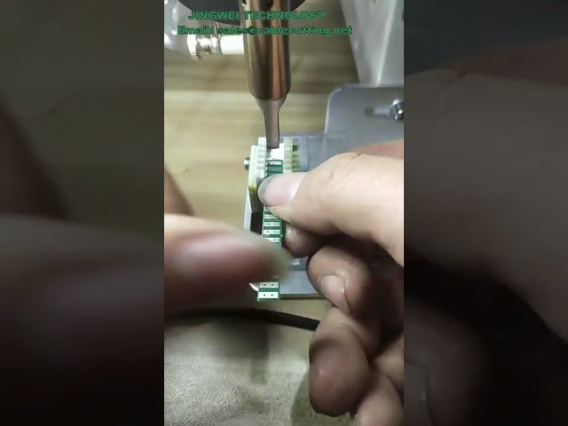 Półautomatyczna maszyna do lutowania drutów – złącza lotnicze, taśmy LED, płytki PCB