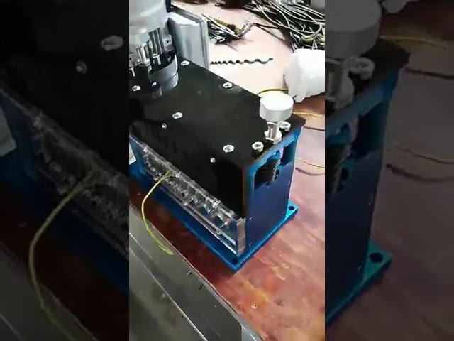 Profesjonalna ściągarka do kabli 15-42mm z kołem podającym 370W 15kV 220V