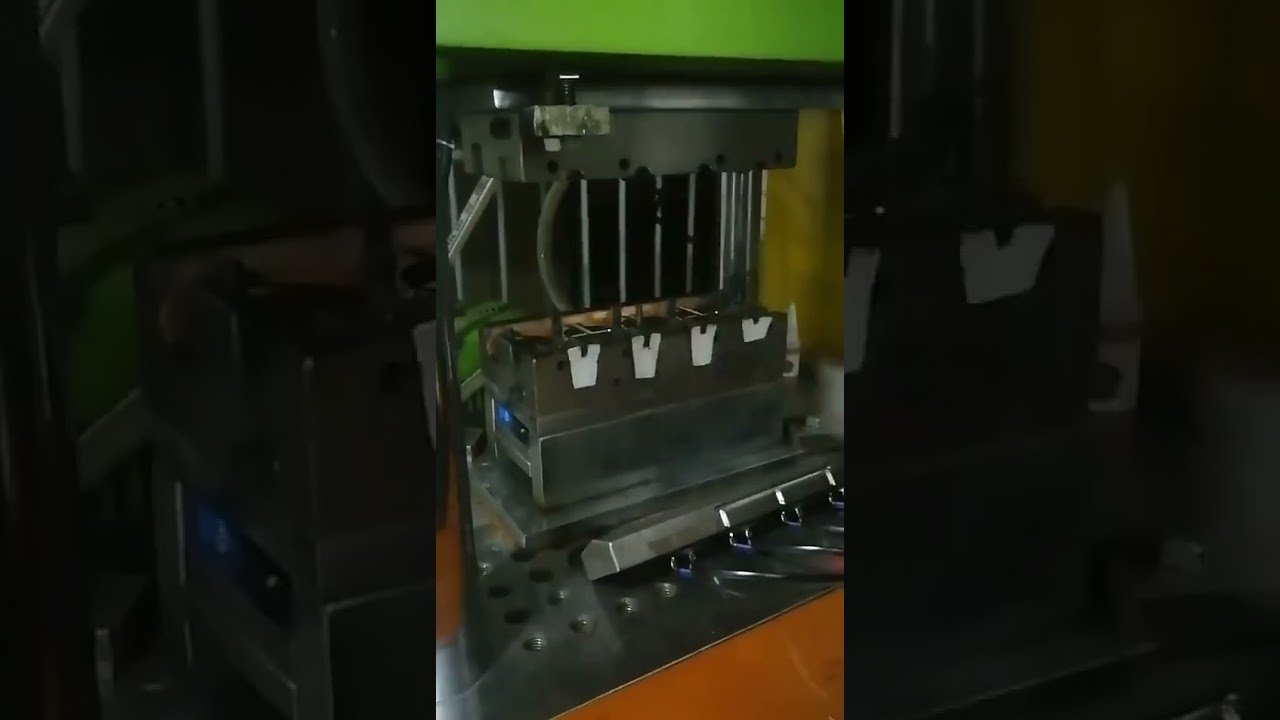 Maszyna CE do produkcji tylnych obudów telefonów – Pionowa automatyczna z Chin #maszyna #automatyka
