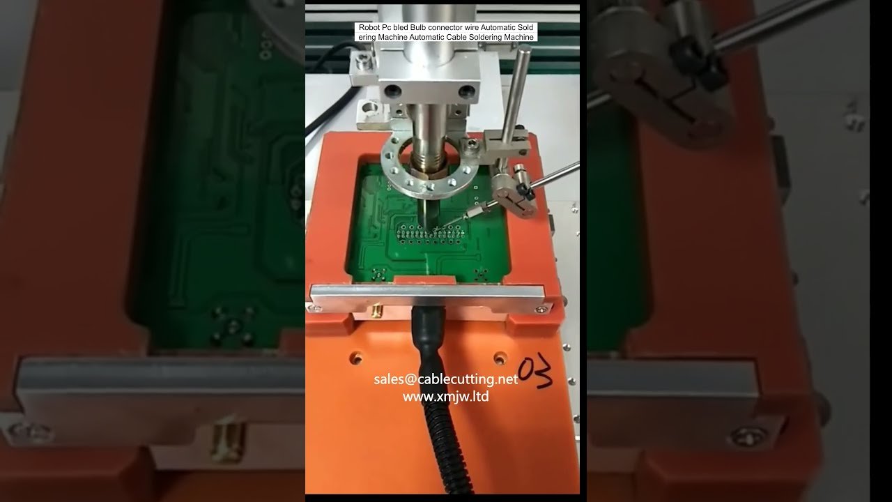 Automatyczna lutownica do kabli i złączy – Robot PC, żarówka, złącze