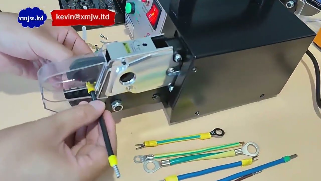 Półautomatyczna elektryczna zaciskarka do izolowanych końcówek