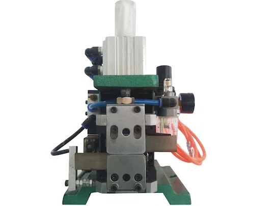 Wielo-Rdzeń Drut Strip Skręcarka WPM-4F+T - Wielożyłowa maszyna do ściągania izolacji i skręcania